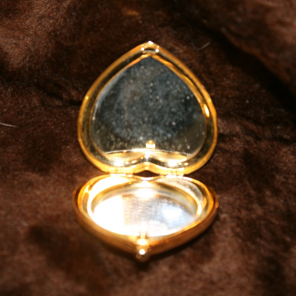 Bling Compact - Picture 2 of 2